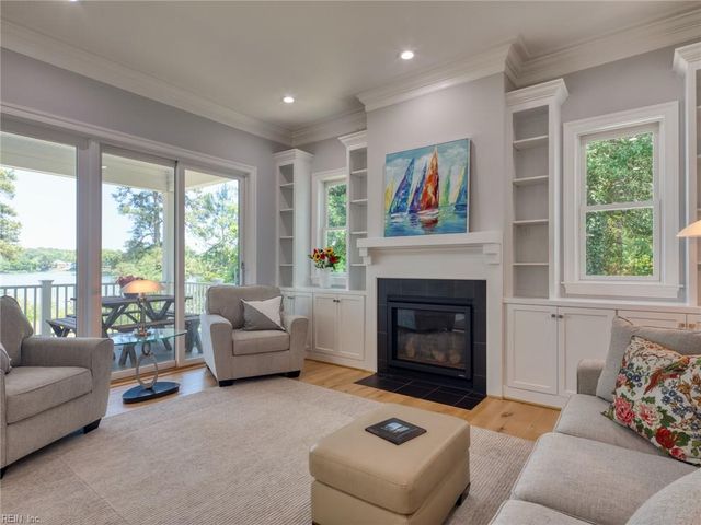 7877 Berkeley DR, Gloucester Point, VA 23062