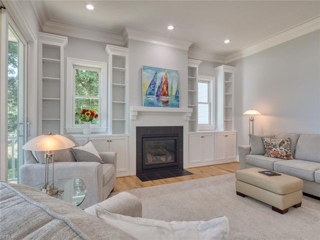 7877 Berkeley DR, Gloucester Point, VA 23062