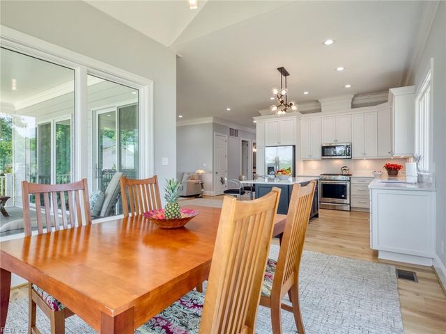 7877 Berkeley DR, Gloucester Point, VA 23062