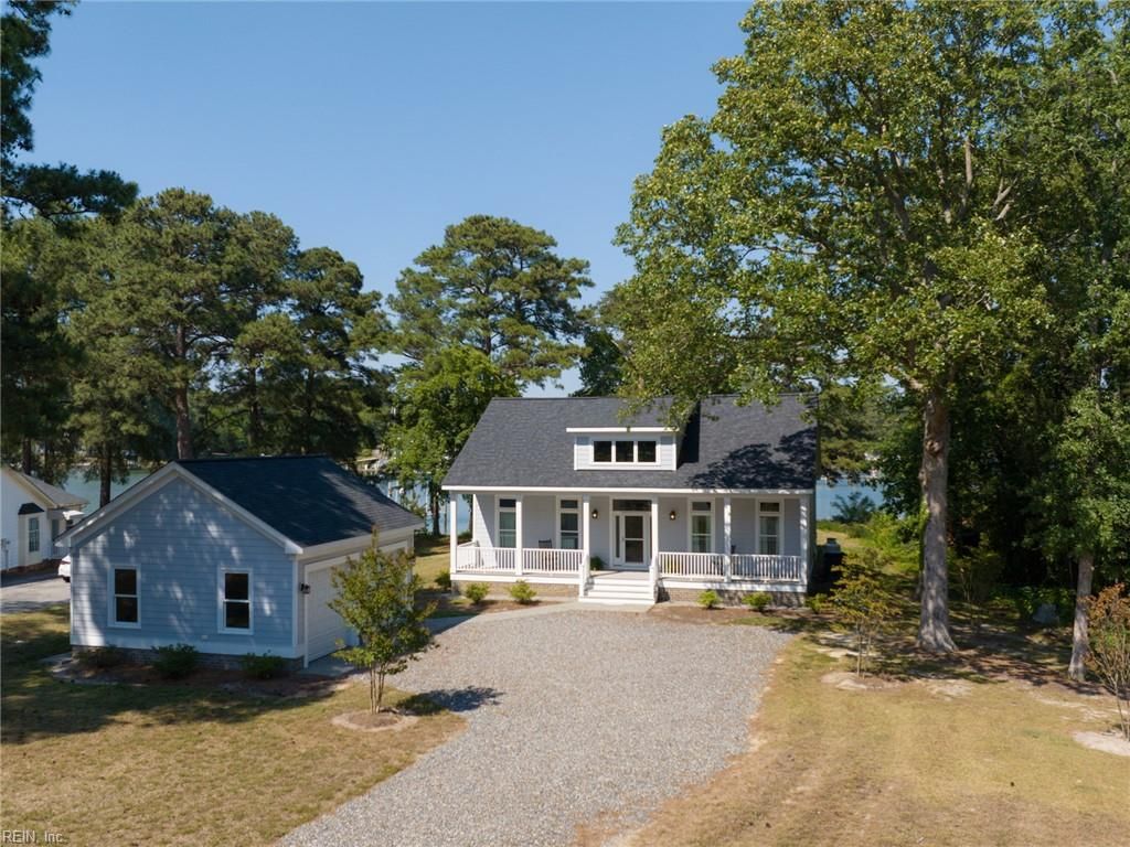 7877 Berkeley DR, Gloucester Point, VA 23062