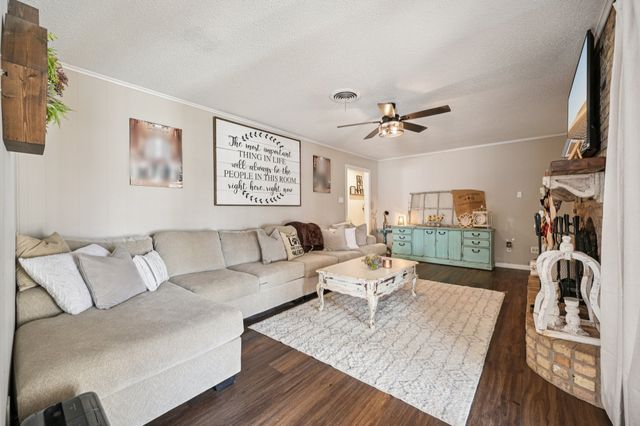 4628 Ridgemont Road, Haltom City, TX 76117