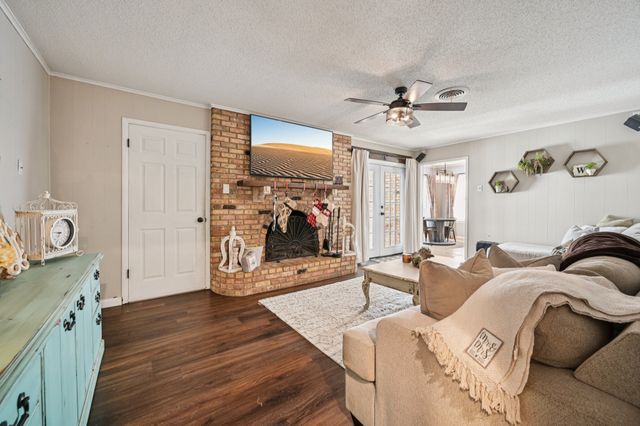 4628 Ridgemont Road, Haltom City, TX 76117