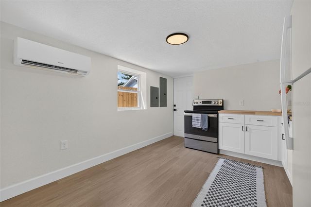 911 29TH STREET N, St Petersburg, FL 33713