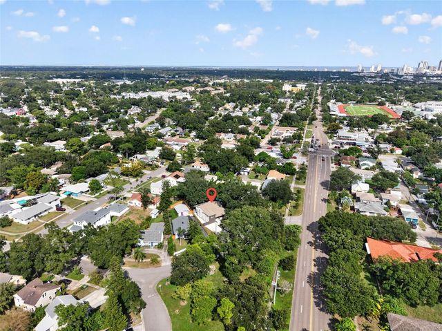 911 29TH STREET N, St Petersburg, FL 33713