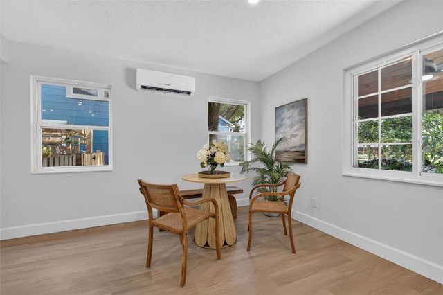 911 29TH STREET N, St Petersburg, FL 33713