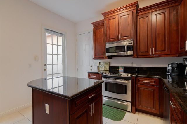 8257 NW 8th Way, Boca Raton, FL 33487