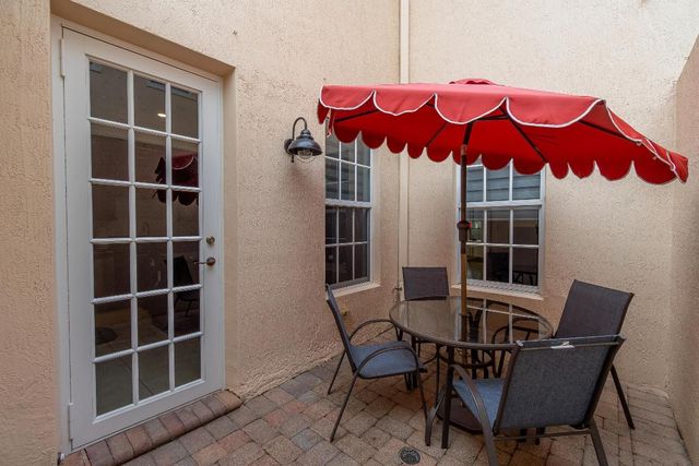 8257 NW 8th Way, Boca Raton, FL 33487