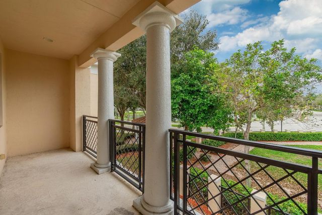 8257 NW 8th Way, Boca Raton, FL 33487