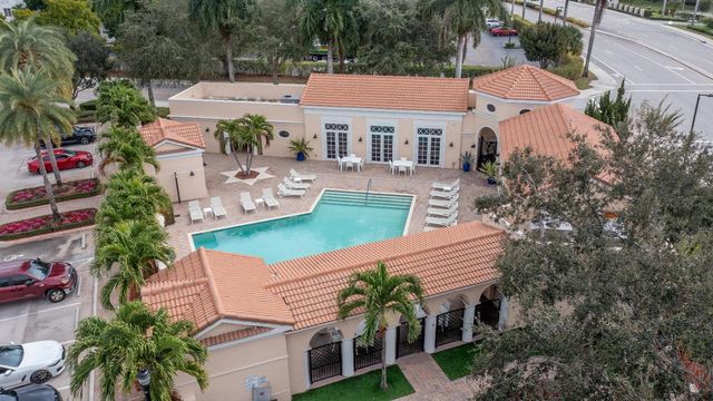 8257 NW 8th Way, Boca Raton, FL 33487