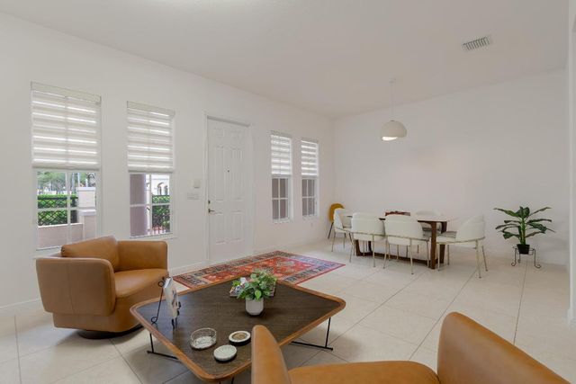 8257 NW 8th Way, Boca Raton, FL 33487