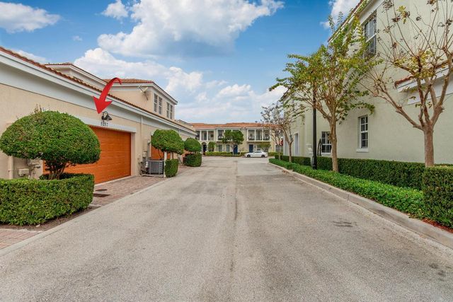 8257 NW 8th Way, Boca Raton, FL 33487