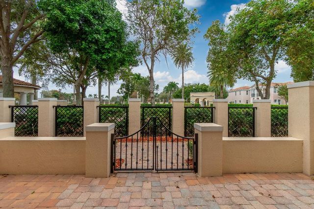 8257 NW 8th Way, Boca Raton, FL 33487
