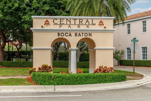 8257 NW 8th Way, Boca Raton, FL 33487