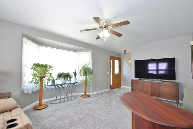 800 Walnut Street, Waukee, IA 50263