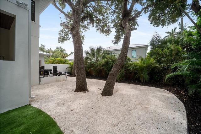 3800 FLORES AVENUE, Sarasota, FL 34239