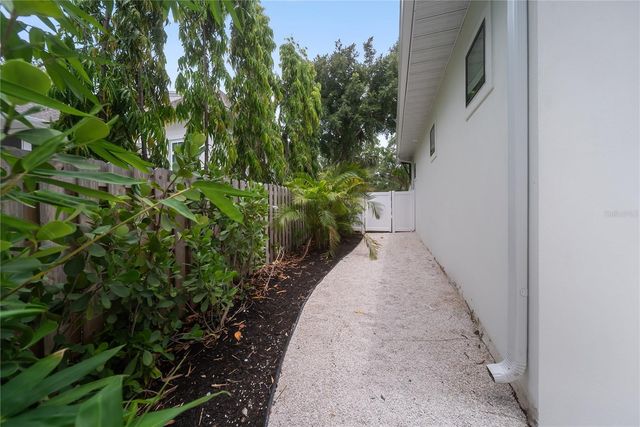 3800 FLORES AVENUE, Sarasota, FL 34239