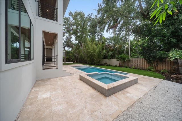 3800 FLORES AVENUE, Sarasota, FL 34239