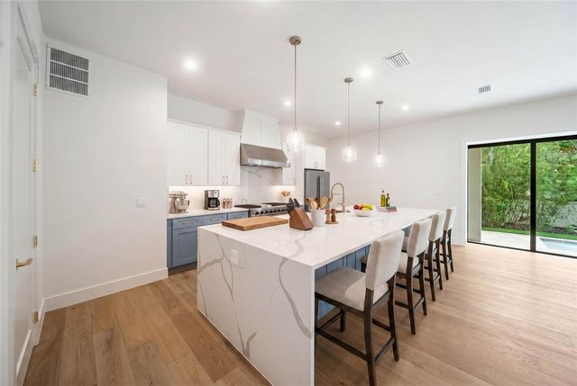 3800 FLORES AVENUE, Sarasota, FL 34239