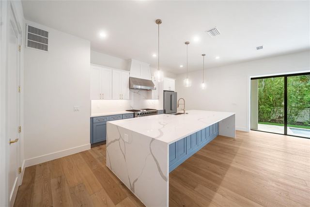 3800 FLORES AVENUE, Sarasota, FL 34239