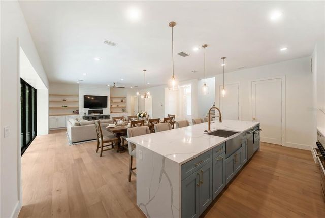 3800 FLORES AVENUE, Sarasota, FL 34239