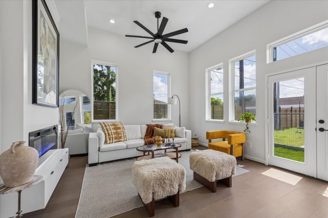 3903 Yale Heights Drive, Houston, TX 77018
