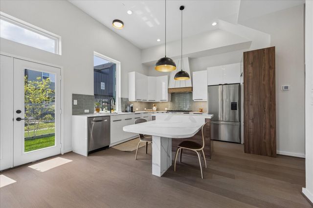 3903 Yale Heights Drive, Houston, TX 77018
