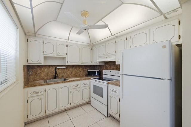 724 Flanders P, Delray Beach, FL 33484