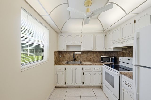 724 Flanders P, Delray Beach, FL 33484