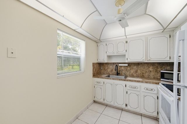 724 Flanders P, Delray Beach, FL 33484