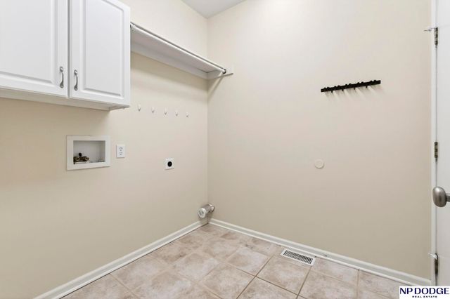 4220 N 166th Street, Omaha, NE 68116