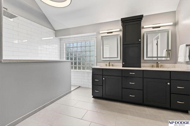 4220 N 166th Street, Omaha, NE 68116