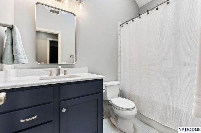 4220 N 166th Street, Omaha, NE 68116