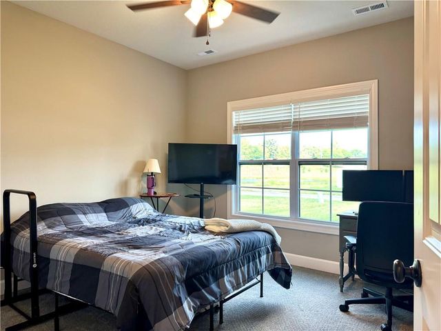 13850 Indian Ridge, St Joseph, MO 64505