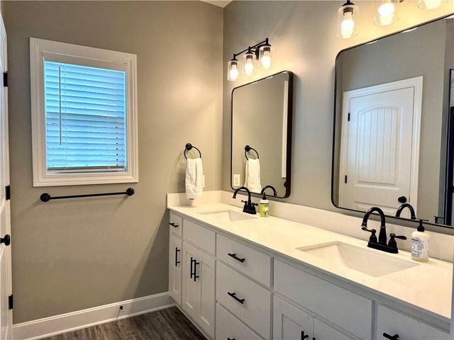 13850 Indian Ridge, St Joseph, MO 64505