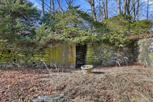 335 Roaring Brook Road, Chappaqua, NY 10514