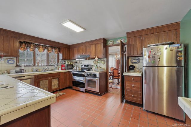 335 Roaring Brook Road, Chappaqua, NY 10514