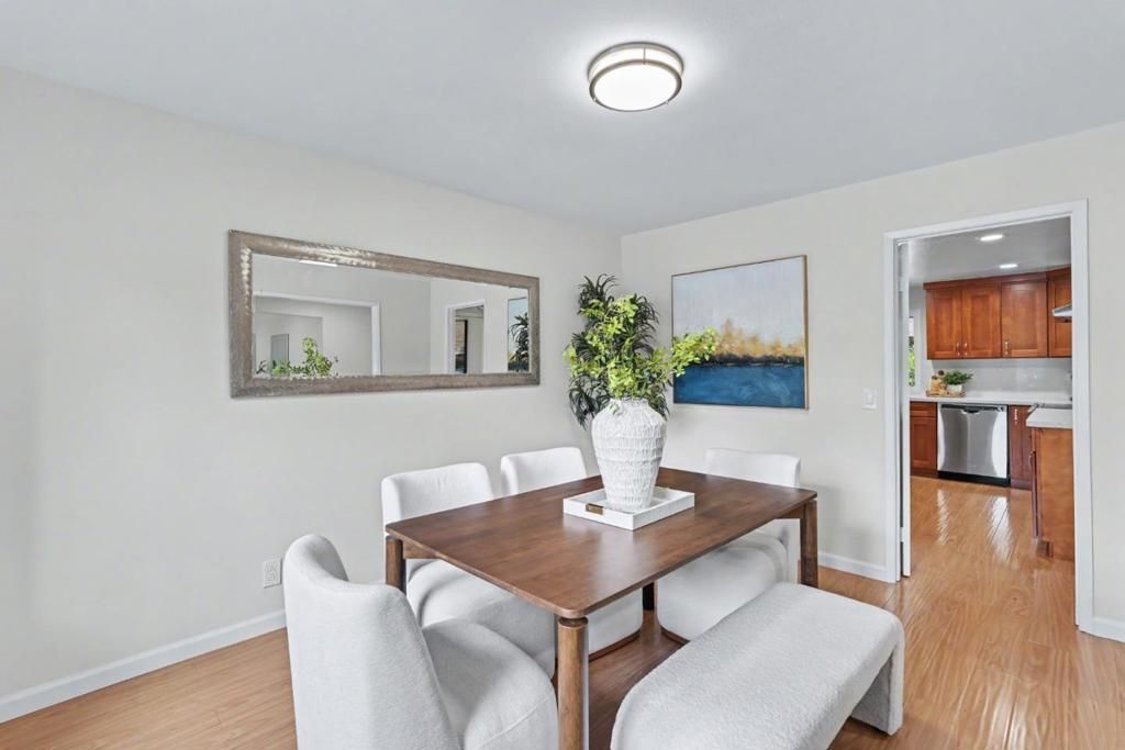 Image 14 of property listing at 850 Roble Drive, Sunnyvale, CA 94086