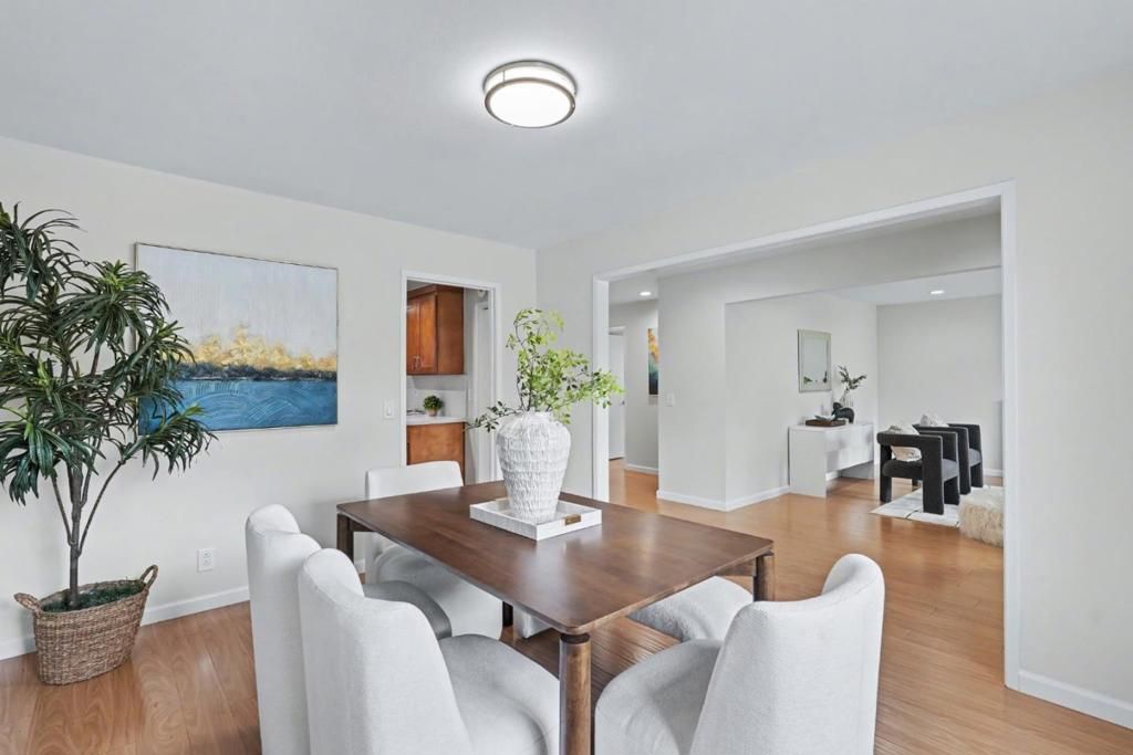 Image 15 of property listing at 850 Roble Drive, Sunnyvale, CA 94086