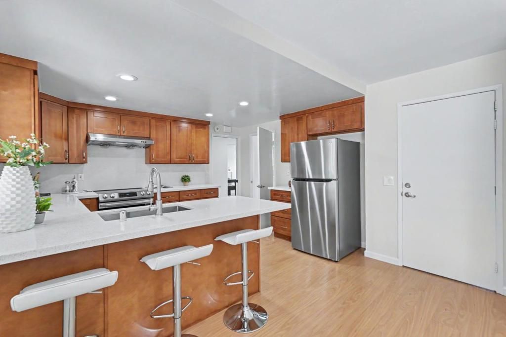 Image 18 of property listing at 850 Roble Drive, Sunnyvale, CA 94086