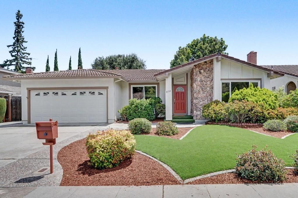 Image 2 of property listing at 850 Roble Drive, Sunnyvale, CA 94086