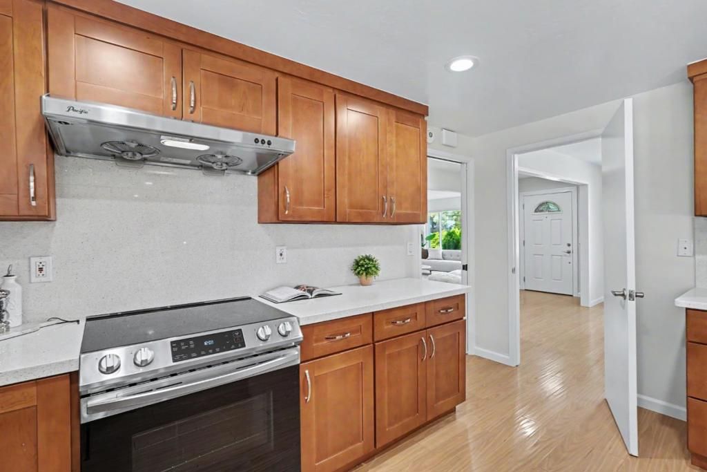 Image 22 of property listing at 850 Roble Drive, Sunnyvale, CA 94086