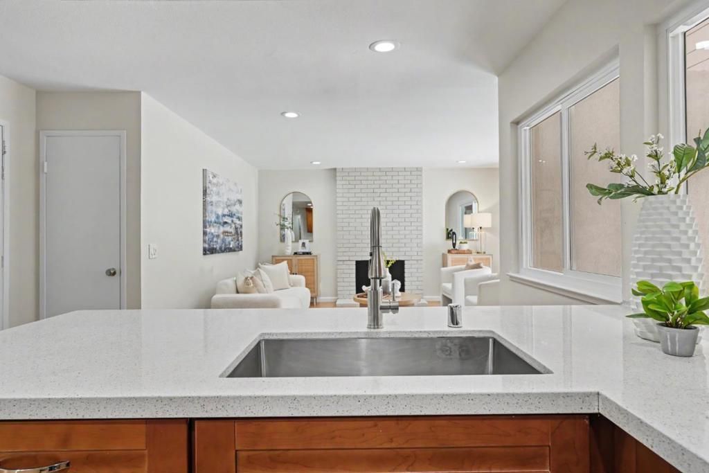 Image 23 of property listing at 850 Roble Drive, Sunnyvale, CA 94086