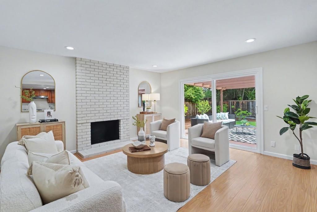 Image 25 of property listing at 850 Roble Drive, Sunnyvale, CA 94086