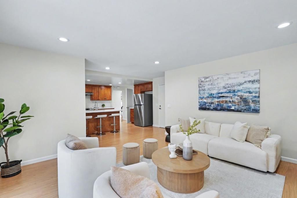 Image 28 of property listing at 850 Roble Drive, Sunnyvale, CA 94086
