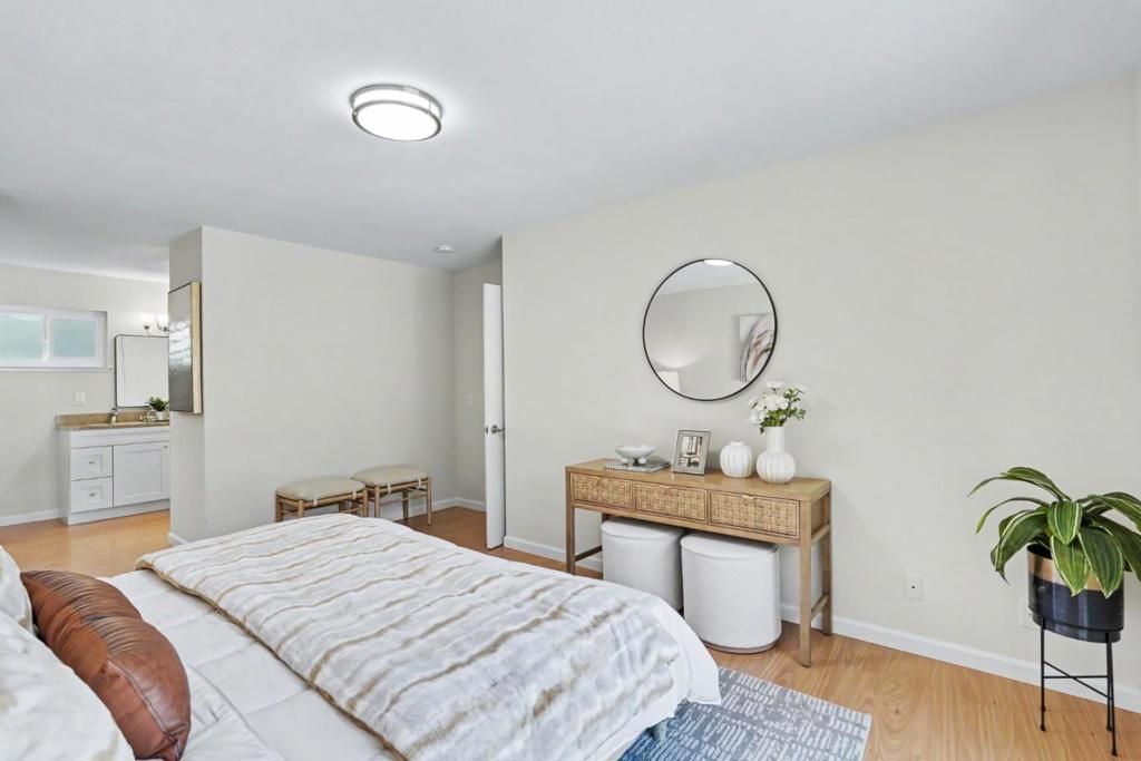 Image 32 of property listing at 850 Roble Drive, Sunnyvale, CA 94086