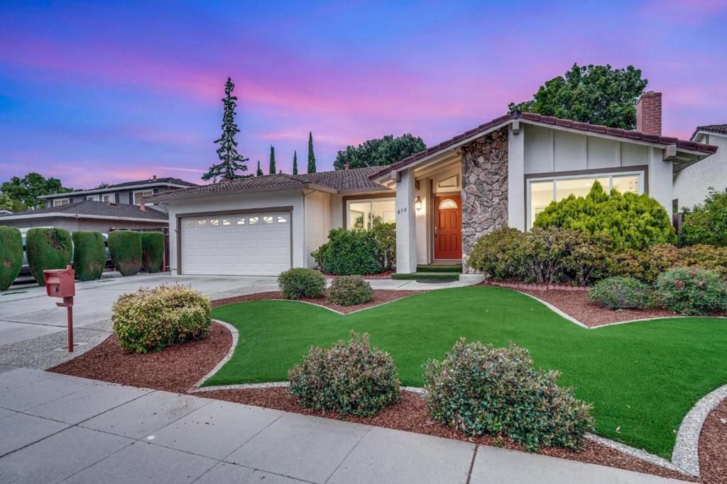 Image 4 of property listing at 850 Roble Drive, Sunnyvale, CA 94086