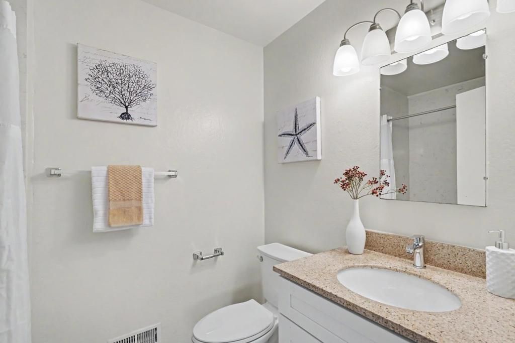 Image 40 of property listing at 850 Roble Drive, Sunnyvale, CA 94086