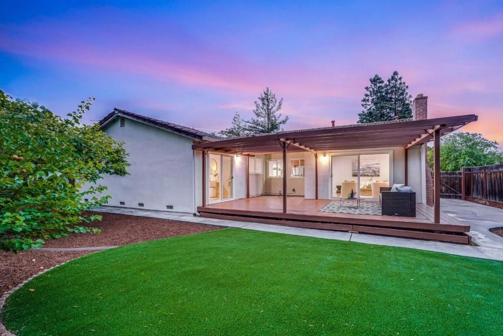 Image 42 of property listing at 850 Roble Drive, Sunnyvale, CA 94086