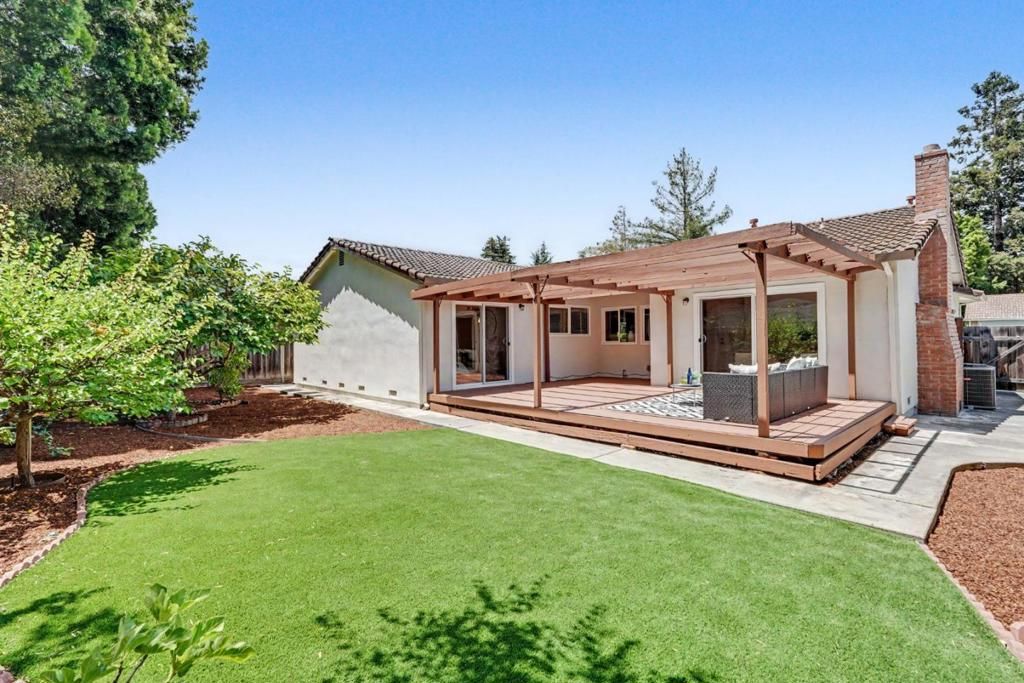 Image 43 of property listing at 850 Roble Drive, Sunnyvale, CA 94086