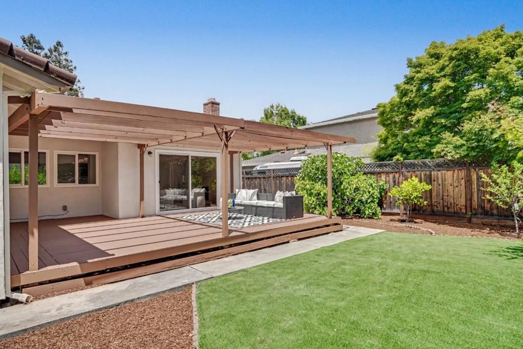 Image 48 of property listing at 850 Roble Drive, Sunnyvale, CA 94086